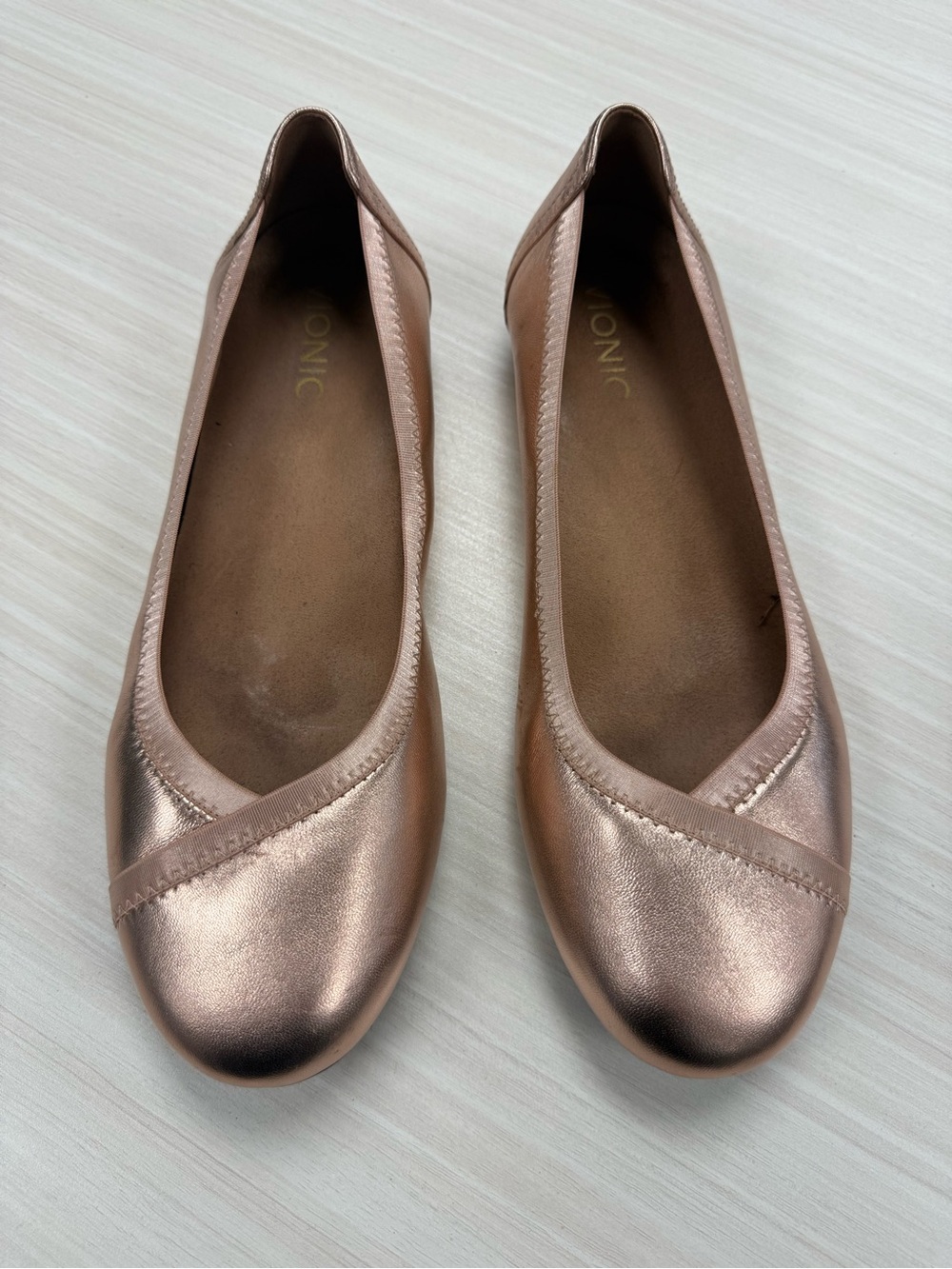 Vionic Size 9.5 Rose Gold Women's Ballet Flats